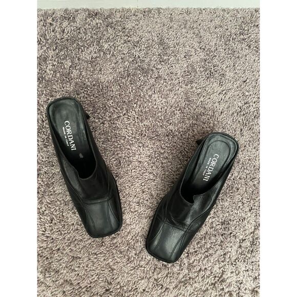 CORDANI Black Leather Slip Ons Mule Heels Size 6 - Picture 1 of 13